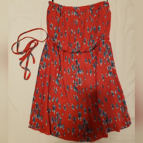 Forever 21 Pleated Strapless Summer Dress - Picture 1 of 4